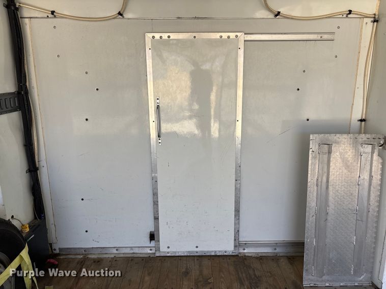 image for item DV4342 2010 Freightliner Sprinter box truck