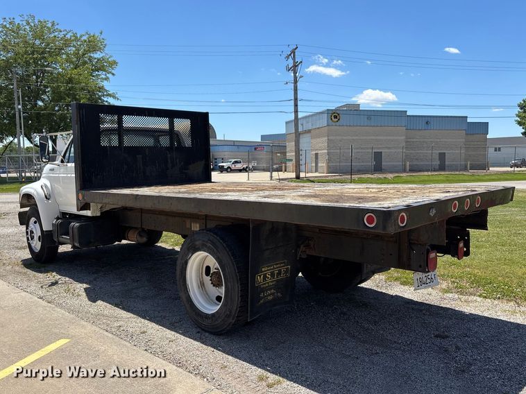image for item DV4345 1998 Ford F700 flatbed truck
