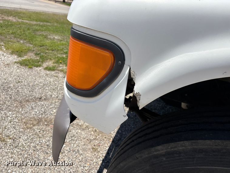 image for item DV4345 1998 Ford F700 flatbed truck