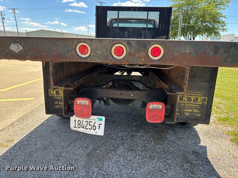 image for item DV4345 1998 Ford F700 flatbed truck