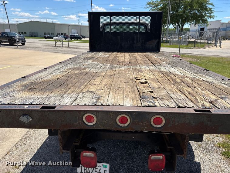 image for item DV4345 1998 Ford F700 flatbed truck