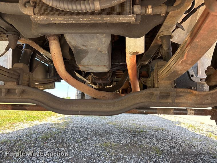 image for item DV4345 1998 Ford F700 flatbed truck