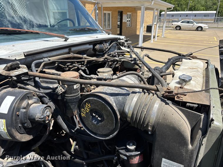 image for item DV4345 1998 Ford F700 flatbed truck