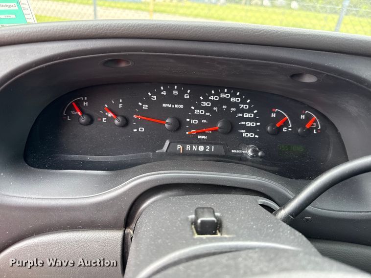 image for item DZ4451 2004 Ford E350 van
