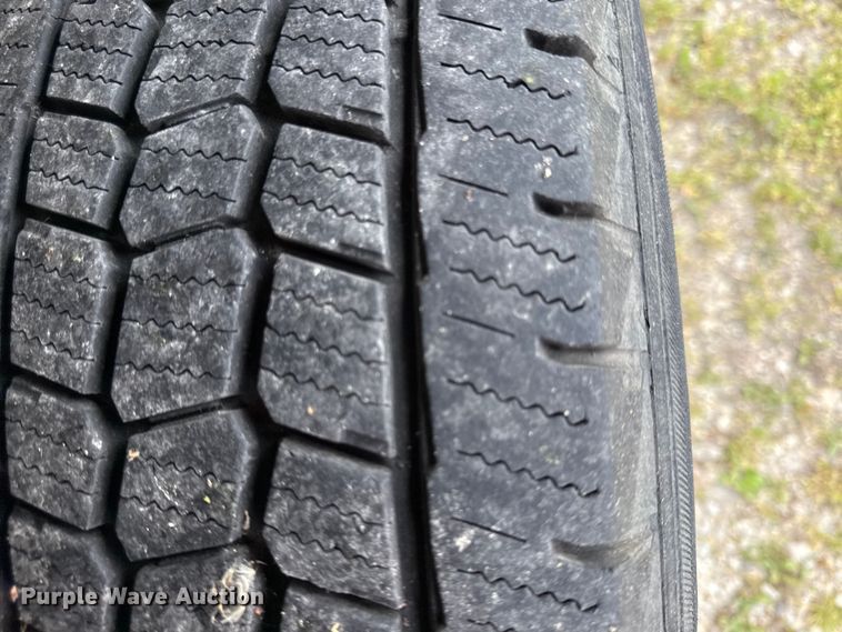 image for item DZ4451 2004 Ford E350 van