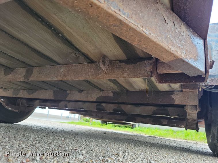 image for item DZ7086 2014 Red Oak Mfg tilt deck equipment trailer