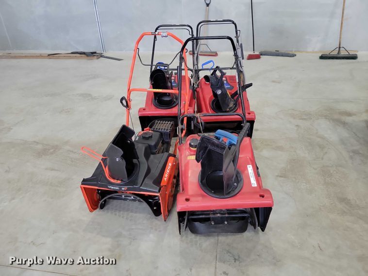 image for item DZ7110 (4) Toro Clean Power 721 R snow blowers