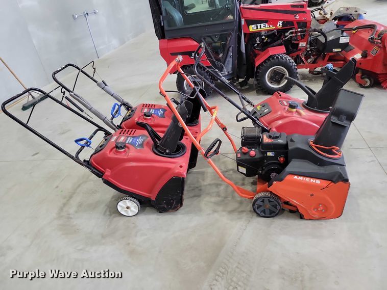 image for item DZ7110 (4) Toro Clean Power 721 R snow blowers