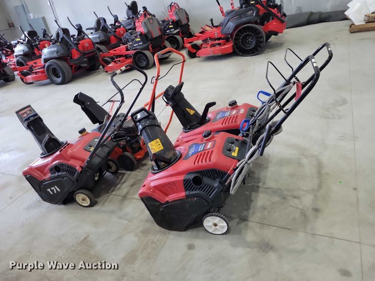 image for item DZ7110 (4) Toro Clean Power 721 R snow blowers