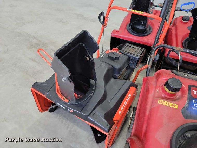 image for item DZ7110 (4) Toro Clean Power 721 R snow blowers