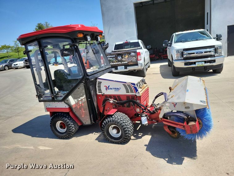 image for item DZ7112 2017 Ventrac 4500P broom