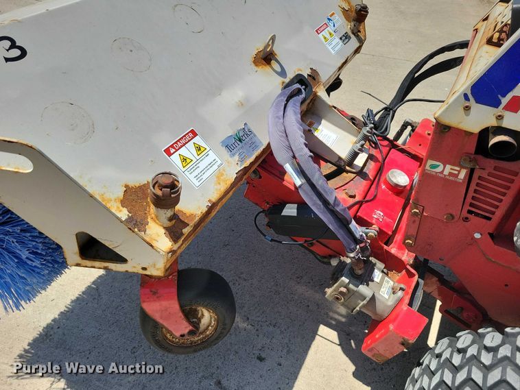 image for item DZ7112 2017 Ventrac 4500P broom