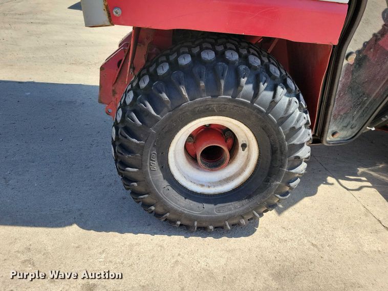 image for item DZ7112 2017 Ventrac 4500P broom