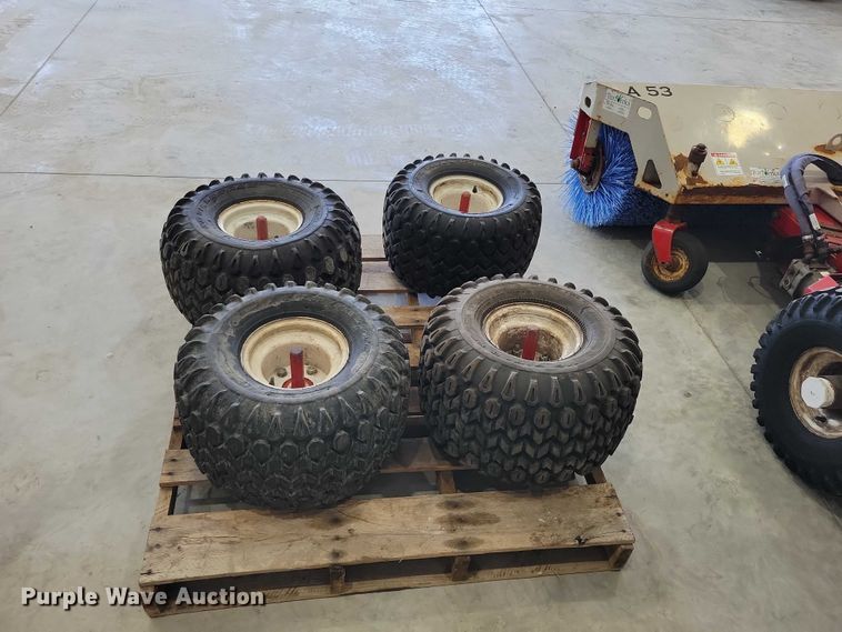 image for item DZ7112 2017 Ventrac 4500P broom