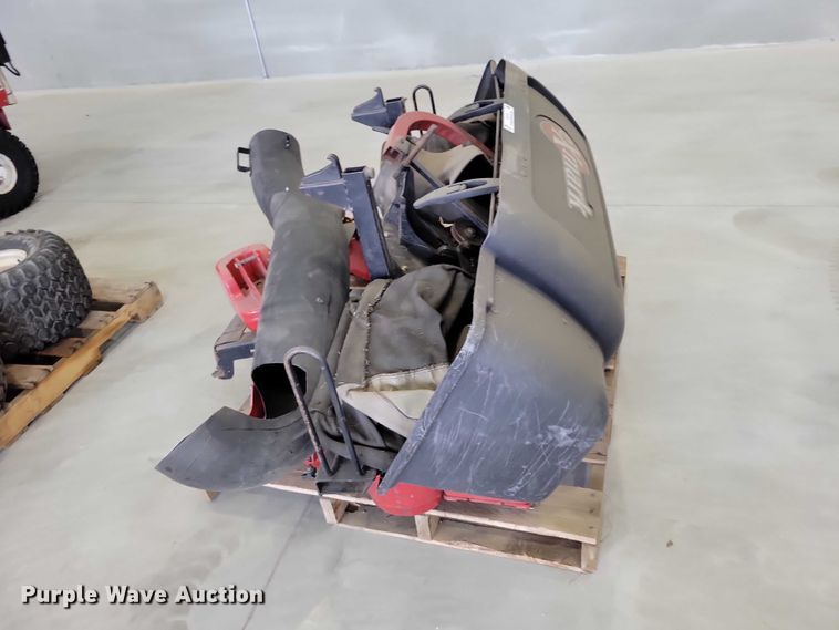 image for item DZ7113 eXmark grass bagger