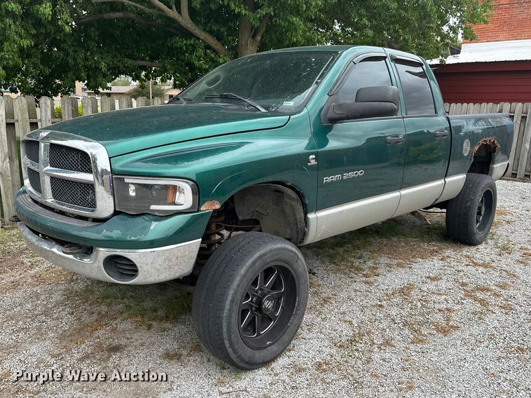 2003 Dodge Ram 2500 Crew Cab pickup truck