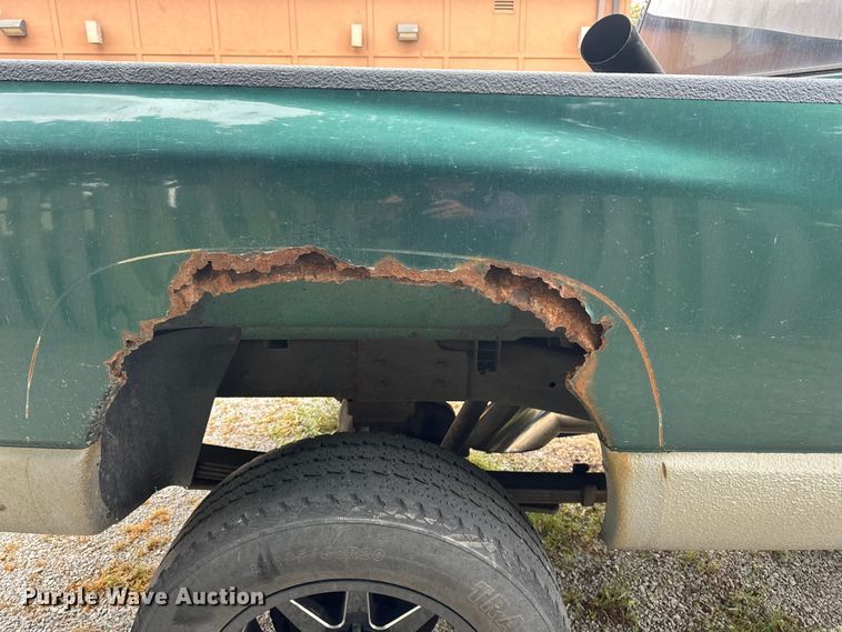 image for item EA4853 2003 Dodge Ram 2500 Crew Cab pickup truck
