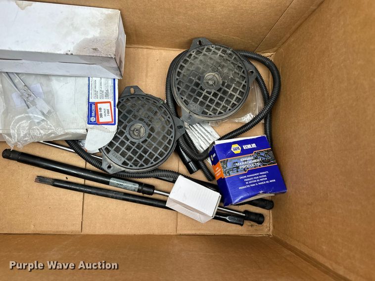 image for item EA4853 2003 Dodge Ram 2500 Crew Cab pickup truck