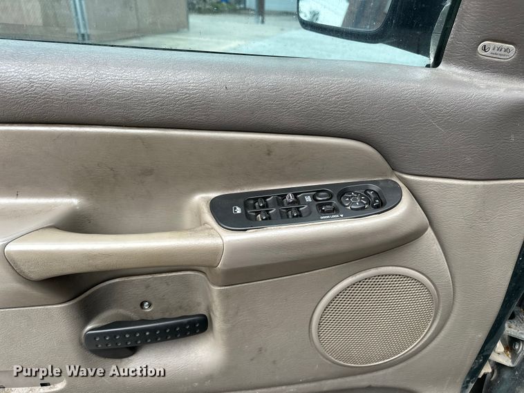 image for item EA4853 2003 Dodge Ram 2500 Crew Cab pickup truck