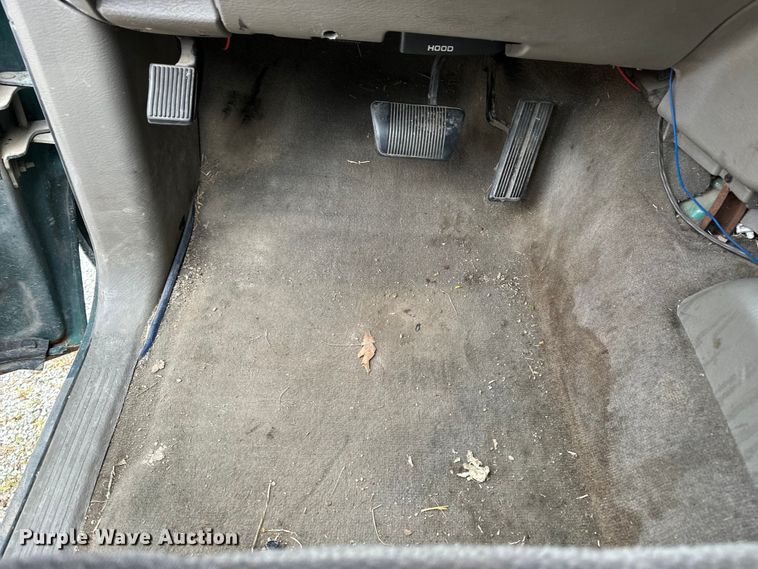 image for item EA4853 2003 Dodge Ram 2500 Crew Cab pickup truck