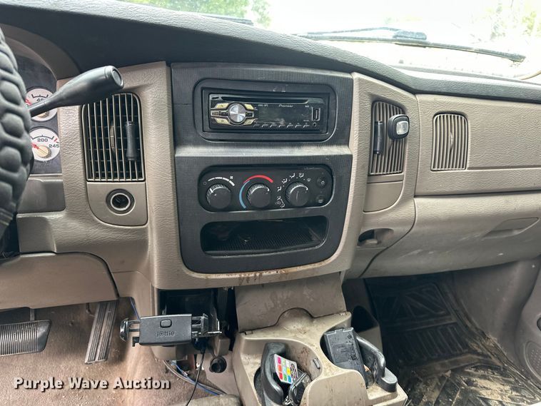 image for item EA4853 2003 Dodge Ram 2500 Crew Cab pickup truck
