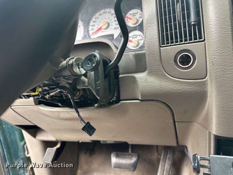 image for item EA4853 2003 Dodge Ram 2500 Crew Cab pickup truck