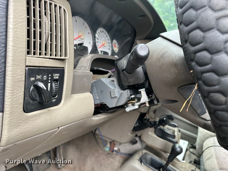 image for item EA4853 2003 Dodge Ram 2500 Crew Cab pickup truck