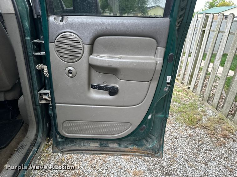 image for item EA4853 2003 Dodge Ram 2500 Crew Cab pickup truck