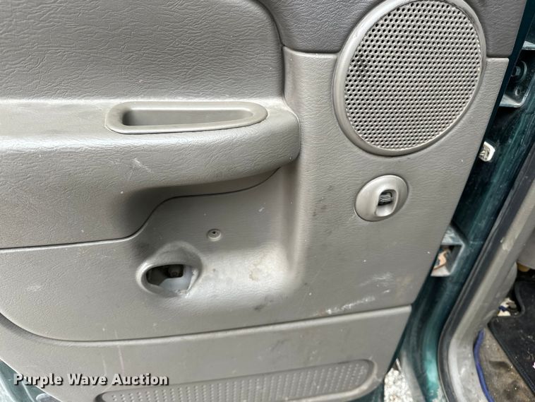 image for item EA4853 2003 Dodge Ram 2500 Crew Cab pickup truck
