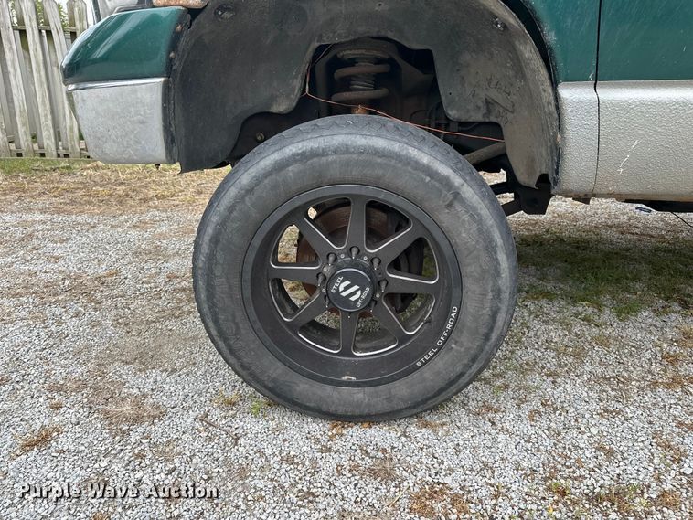 image for item EA4853 2003 Dodge Ram 2500 Crew Cab pickup truck