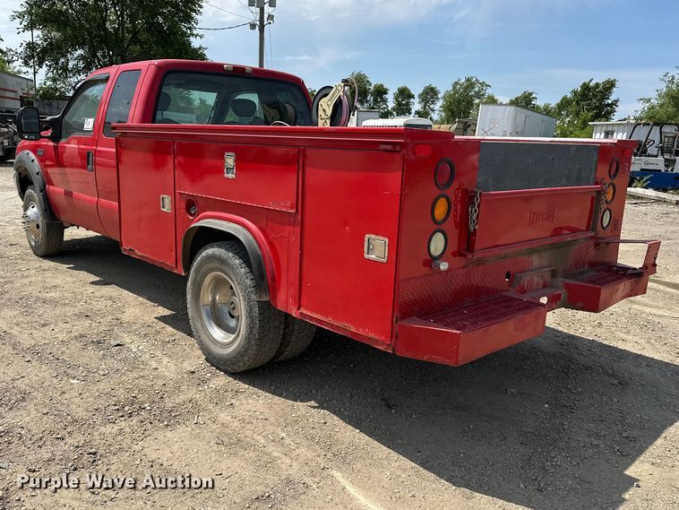 image for item EA4880 1999 Ford F250 Super Duty Ext. Cab utility bed pickup truck