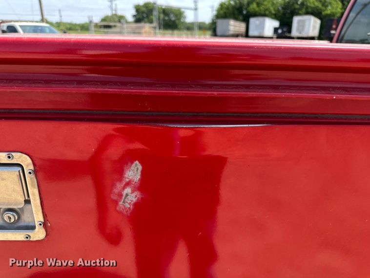 image for item EA4880 1999 Ford F250 Super Duty Ext. Cab utility bed pickup truck