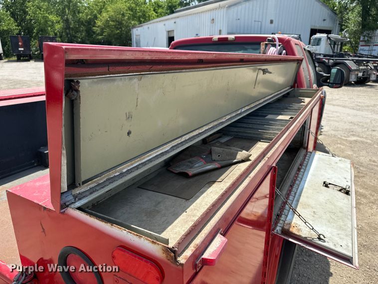 image for item EA4880 1999 Ford F250 Super Duty Ext. Cab utility bed pickup truck