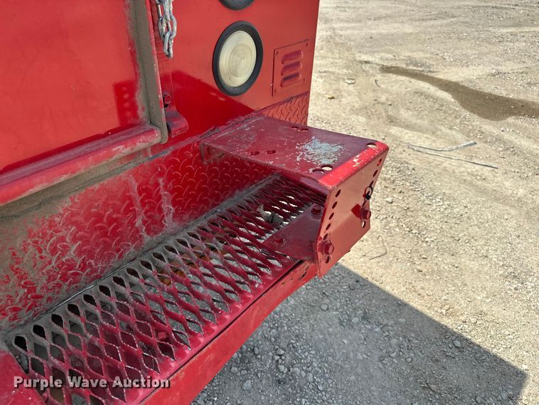 image for item EA4880 1999 Ford F250 Super Duty Ext. Cab utility bed pickup truck