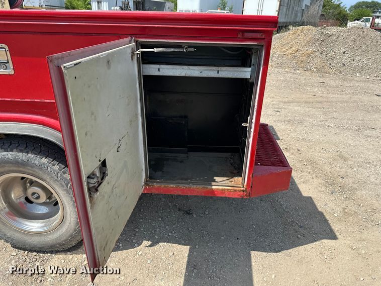 image for item EA4880 1999 Ford F250 Super Duty Ext. Cab utility bed pickup truck