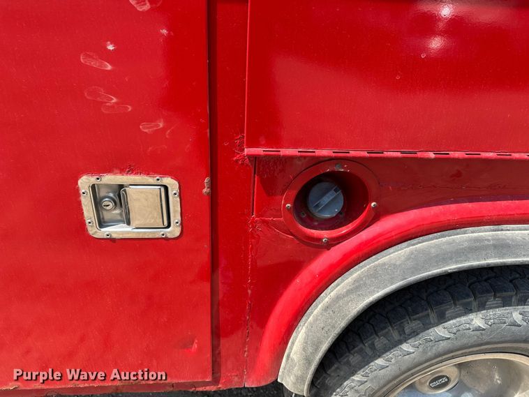image for item EA4880 1999 Ford F250 Super Duty Ext. Cab utility bed pickup truck