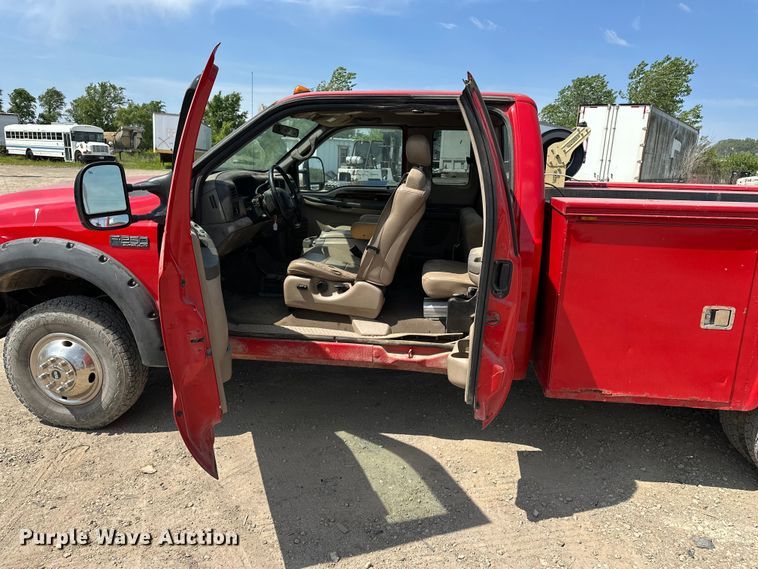 image for item EA4880 1999 Ford F250 Super Duty Ext. Cab utility bed pickup truck