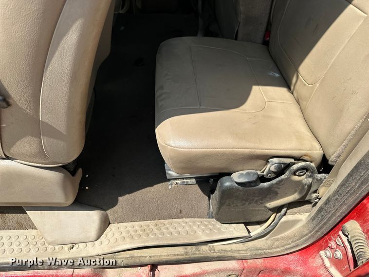 image for item EA4880 1999 Ford F250 Super Duty Ext. Cab utility bed pickup truck