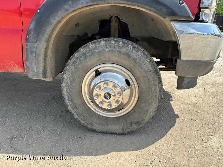 image for item EA4880 1999 Ford F250 Super Duty Ext. Cab utility bed pickup truck