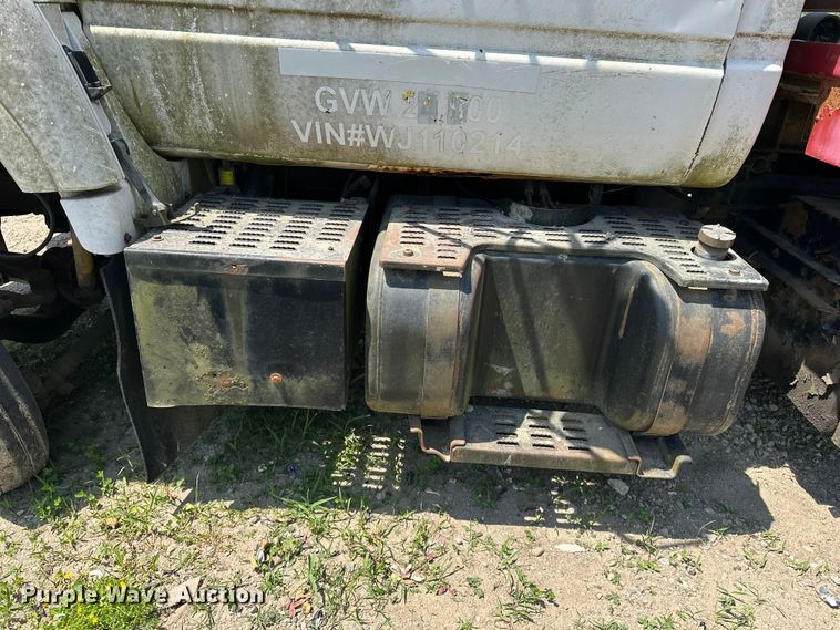 image for item EA4885 1998 Chevrolet C6500 rollback truck
