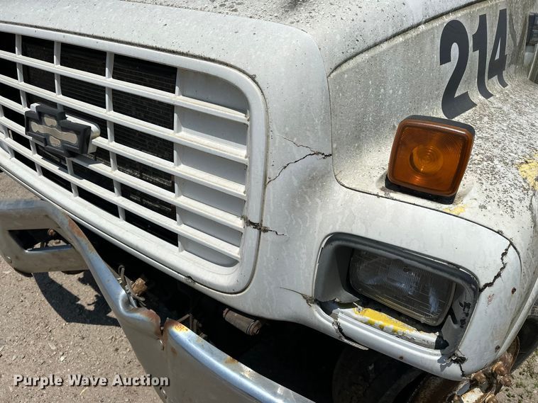 image for item EA4885 1998 Chevrolet C6500 rollback truck