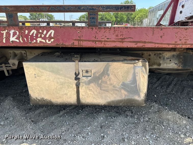 image for item EA4885 1998 Chevrolet C6500 rollback truck