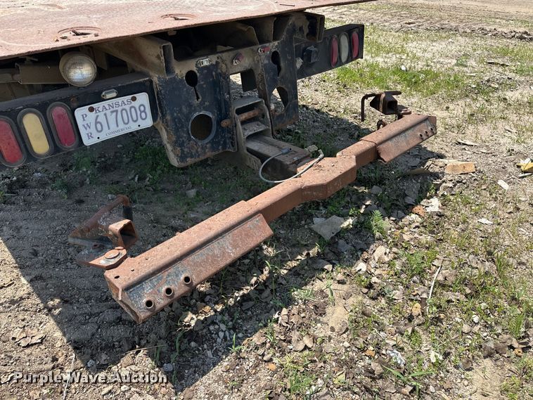 image for item EA4885 1998 Chevrolet C6500 rollback truck