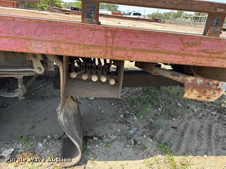 image for item EA4885 1998 Chevrolet C6500 rollback truck
