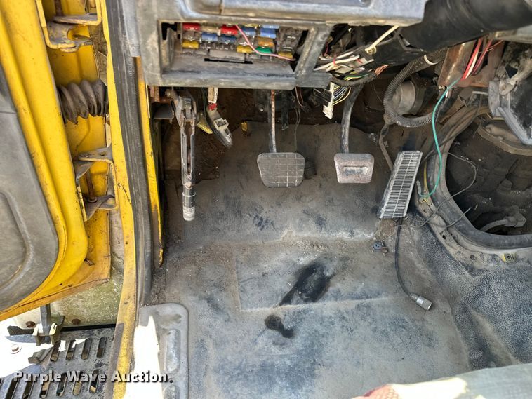 image for item EA4885 1998 Chevrolet C6500 rollback truck