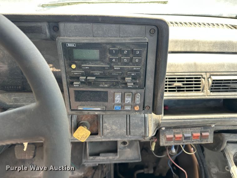 image for item EA4885 1998 Chevrolet C6500 rollback truck
