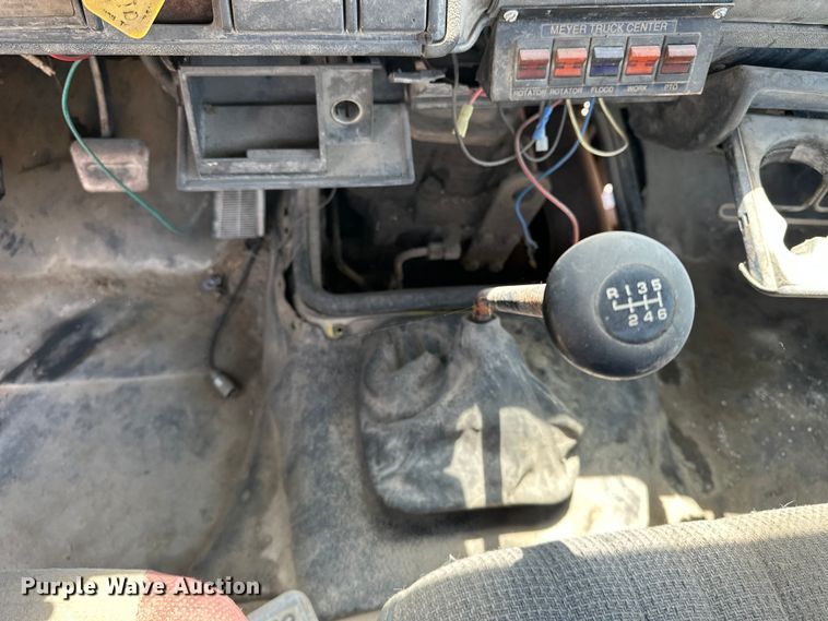image for item EA4885 1998 Chevrolet C6500 rollback truck