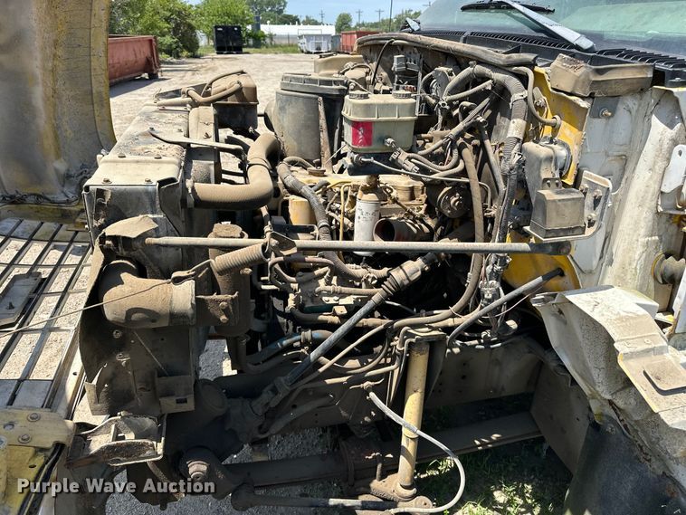image for item EA4885 1998 Chevrolet C6500 rollback truck