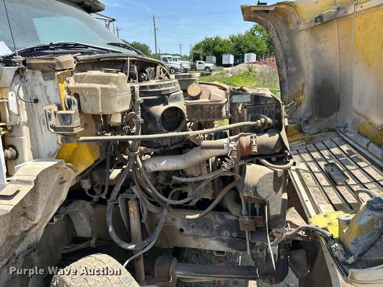 image for item EA4885 1998 Chevrolet C6500 rollback truck