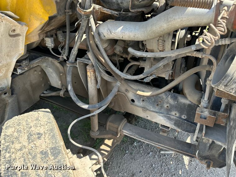 image for item EA4885 1998 Chevrolet C6500 rollback truck